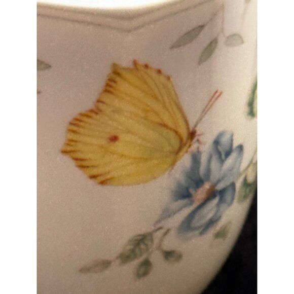 Lenox Butterfly Meadows Fine Bone China Butterfly Floral Coffee Tea Mugs Set 4 - Picture 3 of 12